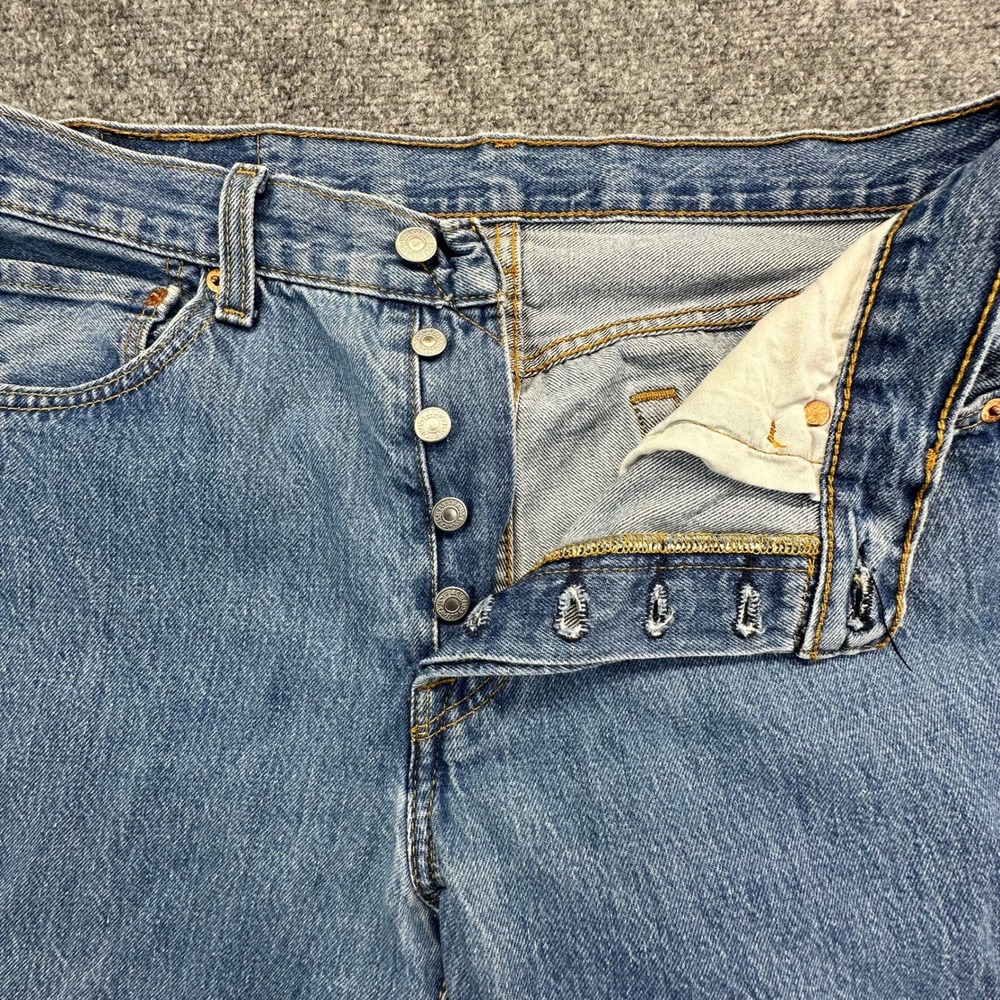 Levis 501 Original Straight Leg Jeans Mens 33x32 Blue Button Fly - Picture 3 of 11